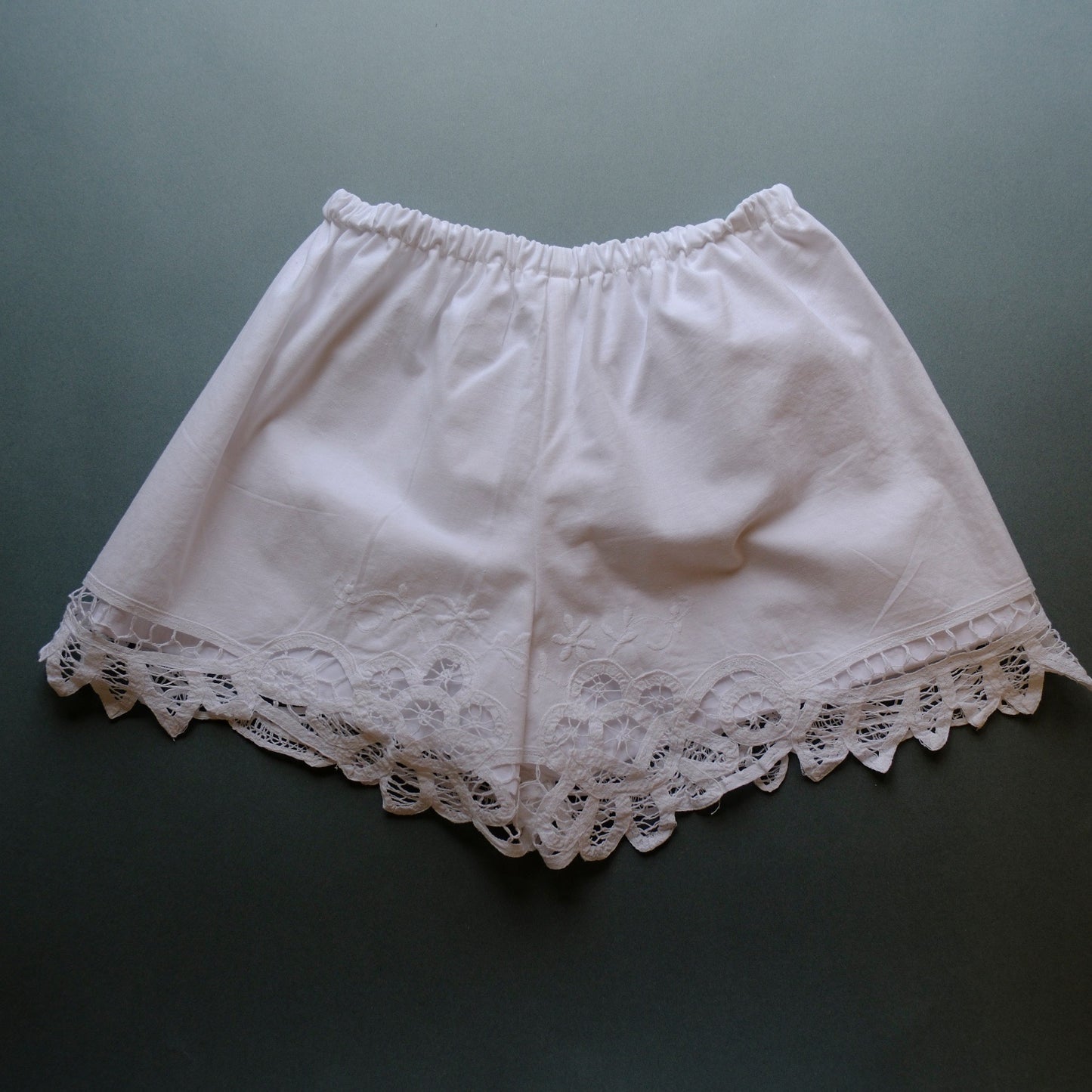 〈Re•lace〉lace shorts