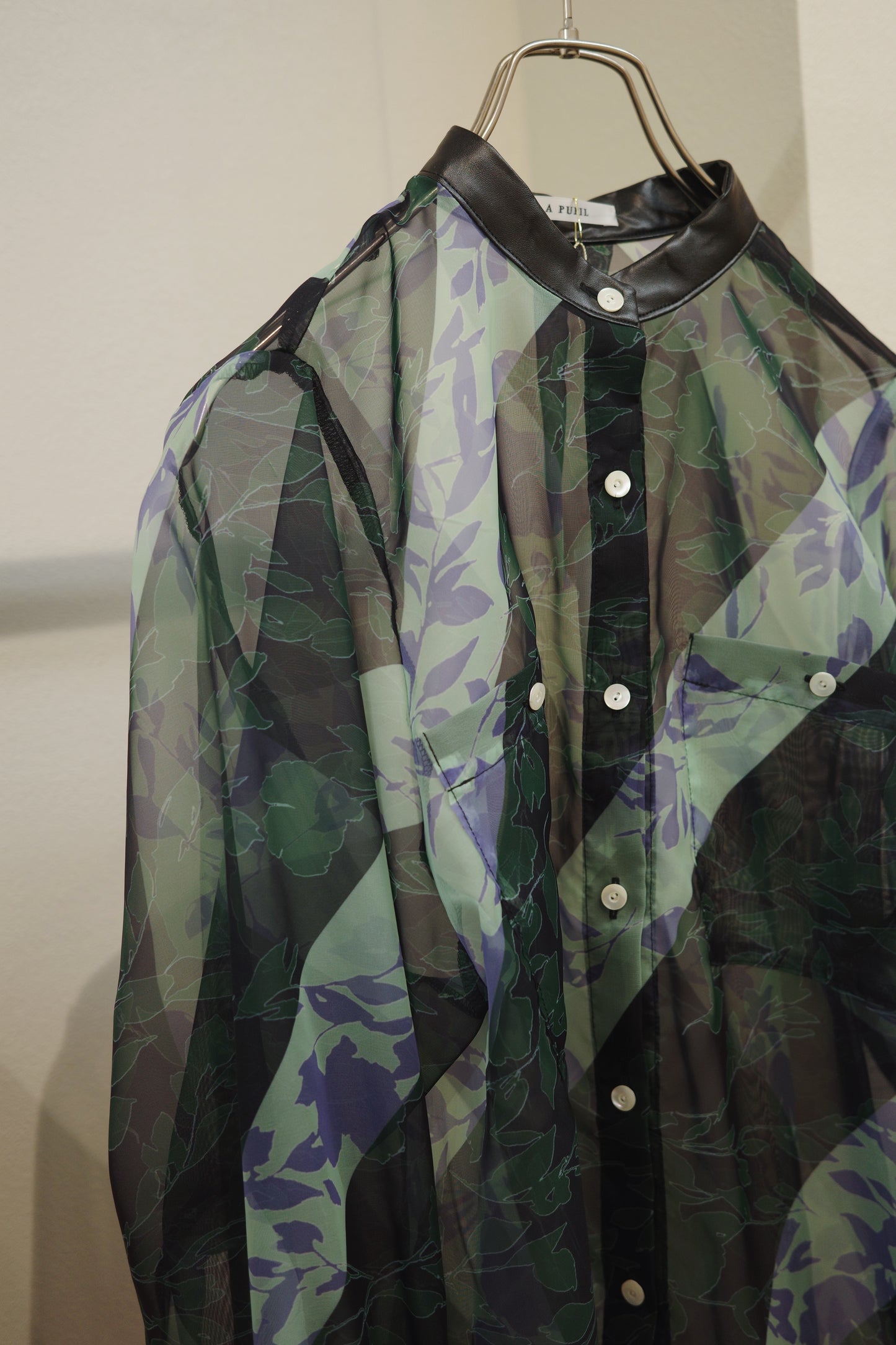 【 A PUPIL 】organdy&eco leather leaf shirt
