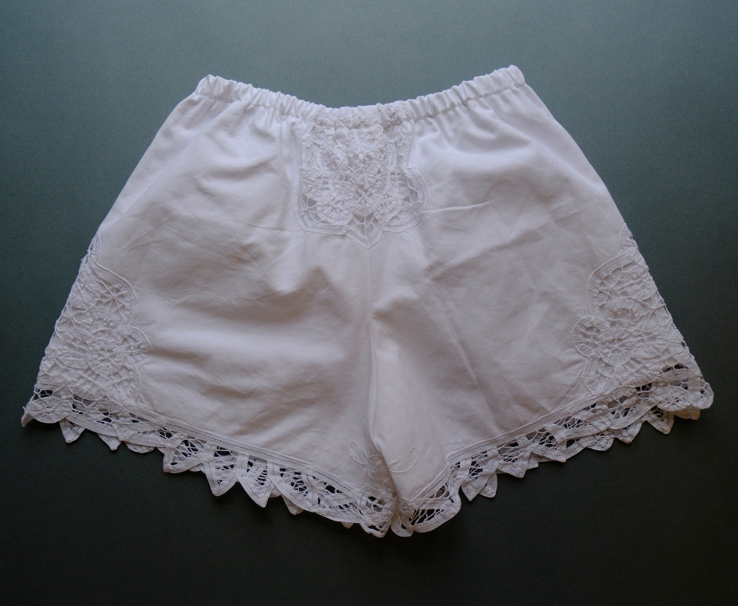 〈Re•lace〉lace shorts
