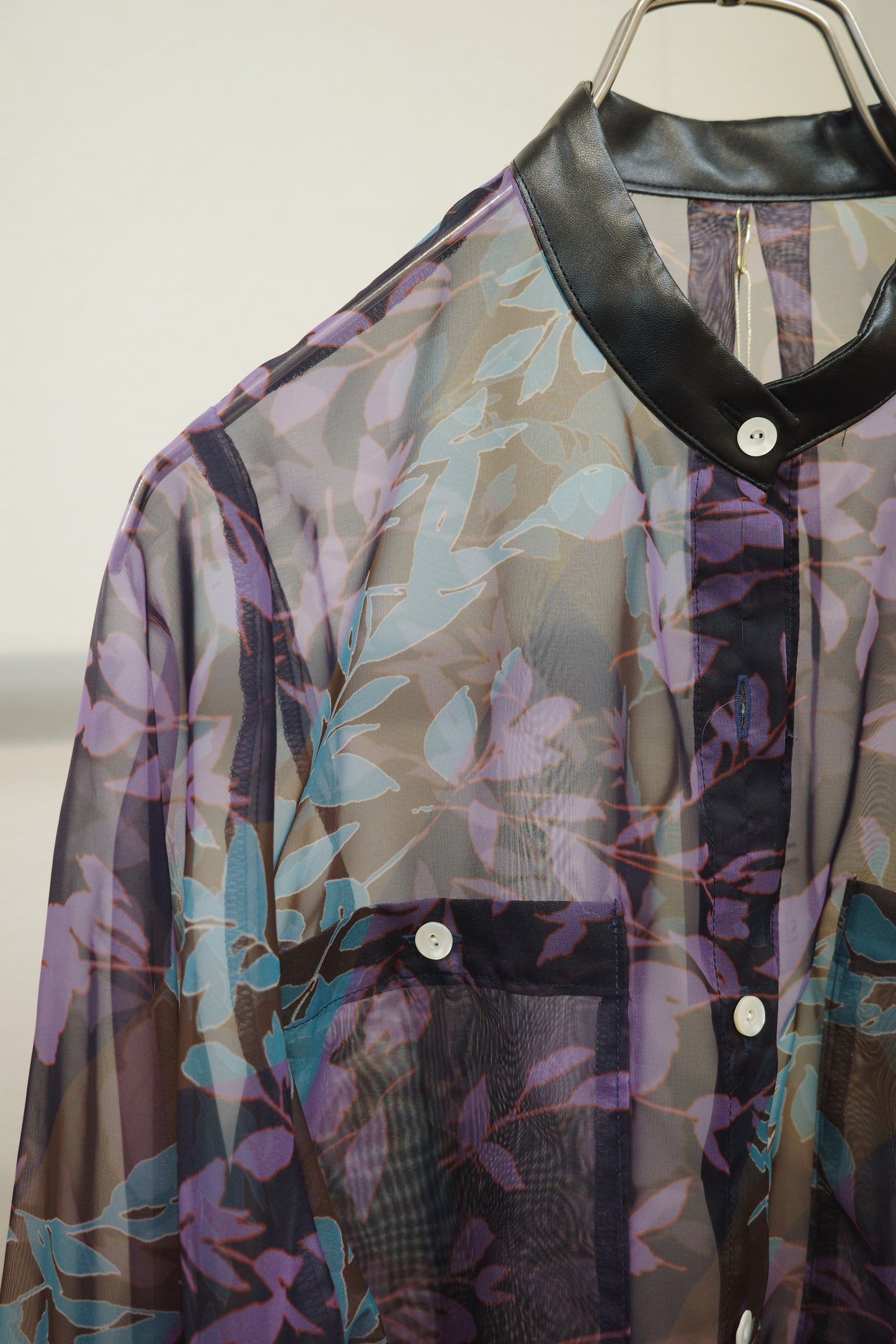 【 A PUPIL 】organdy&eco leather leaf shirt