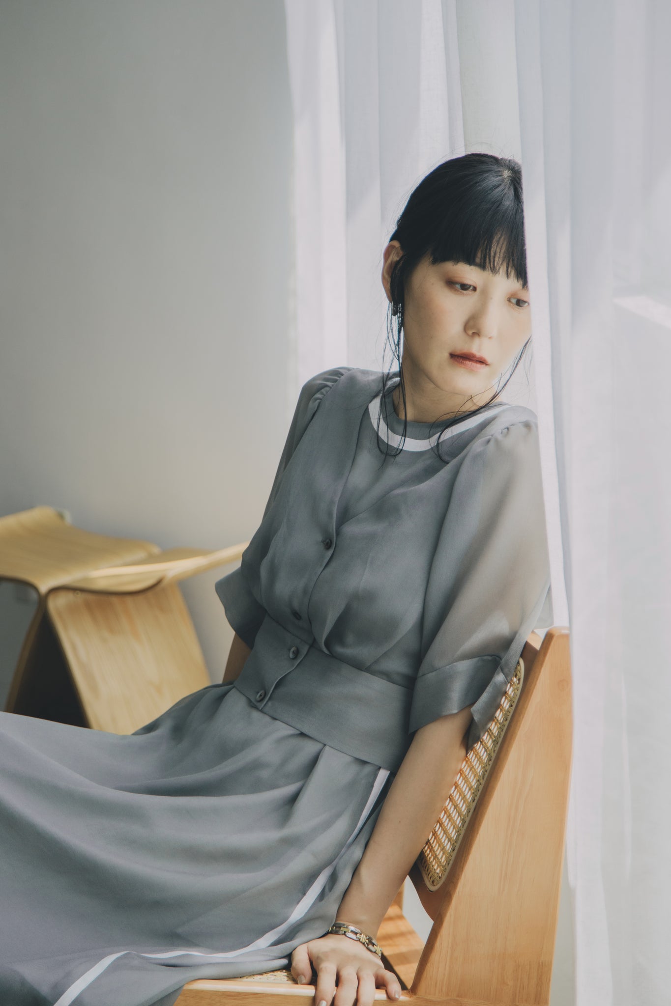 【A PUPIL shimmer別注】georgette blouse (ice gray)