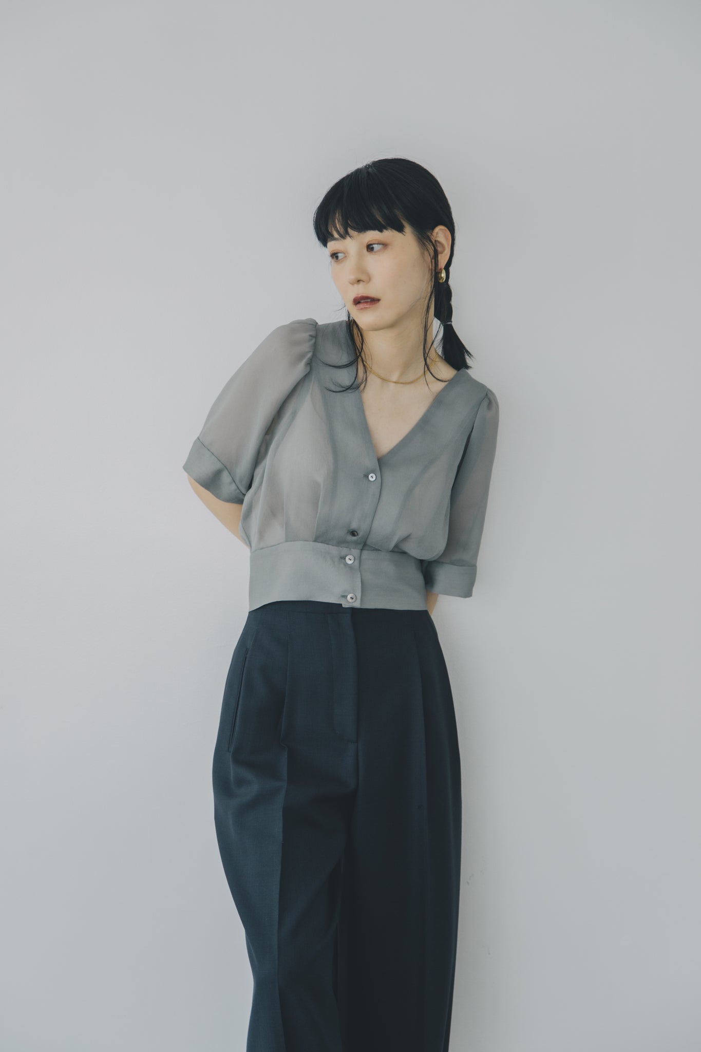 【A PUPIL shimmer別注】georgette blouse (ice gray)