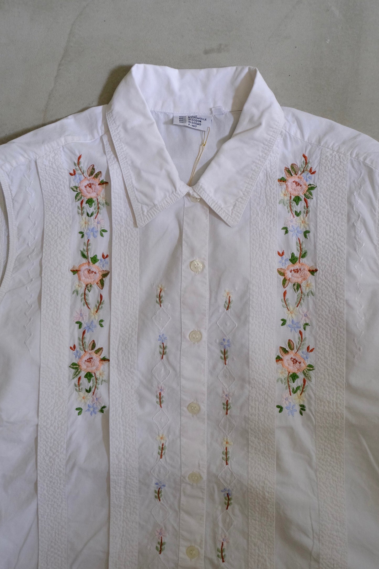 Vintage White Embroidered Sleeveless Shirt