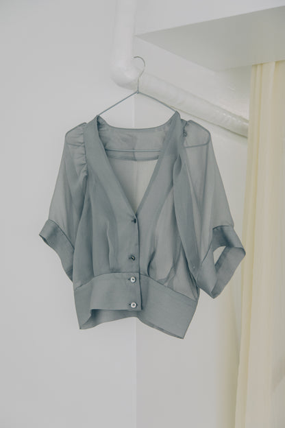 【A PUPIL shimmer別注】georgette blouse (ice gray)