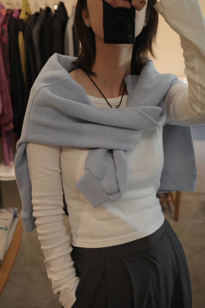 PALE BLUE SWEAT