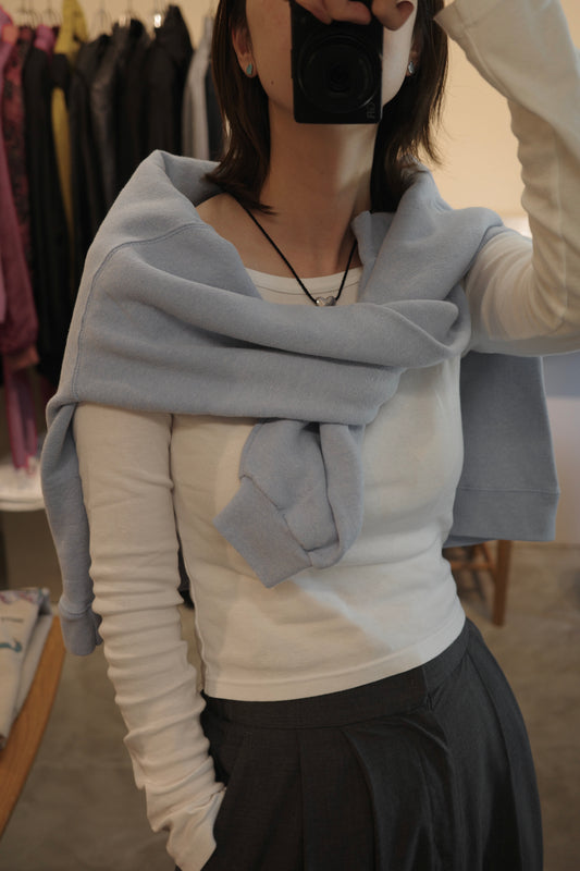 PALE BLUE SWEAT