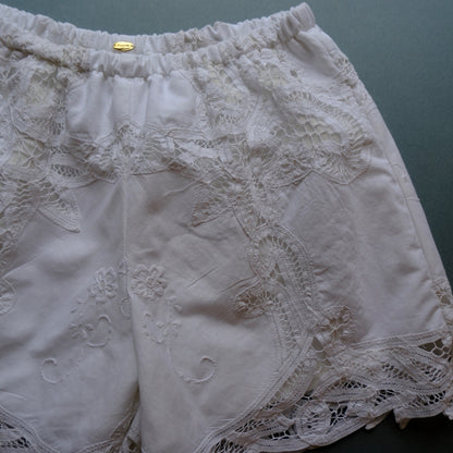 〈Re•lace〉lace shorts
