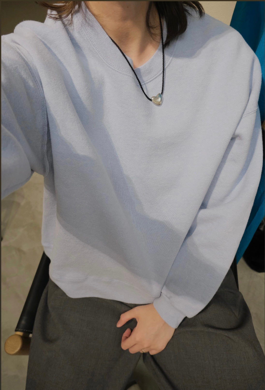 PALE BLUE SWEAT